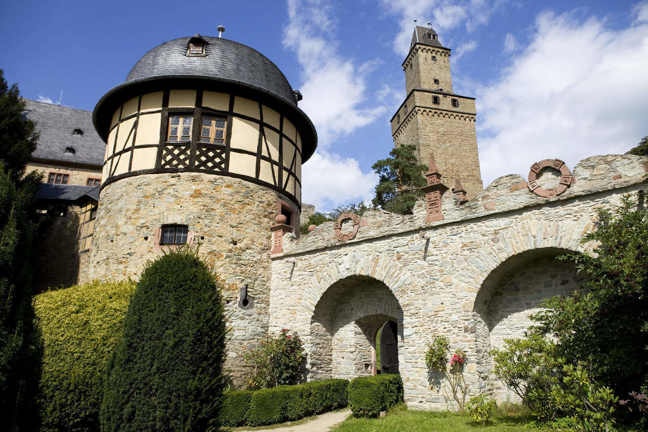 Sehenswürdigkeiten Usingen Taunus Schloss Usingen Eschbacher Klippen ...